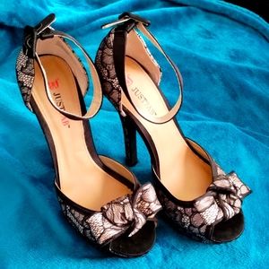 Ankle strap Lace covered stillettos Size 7.5